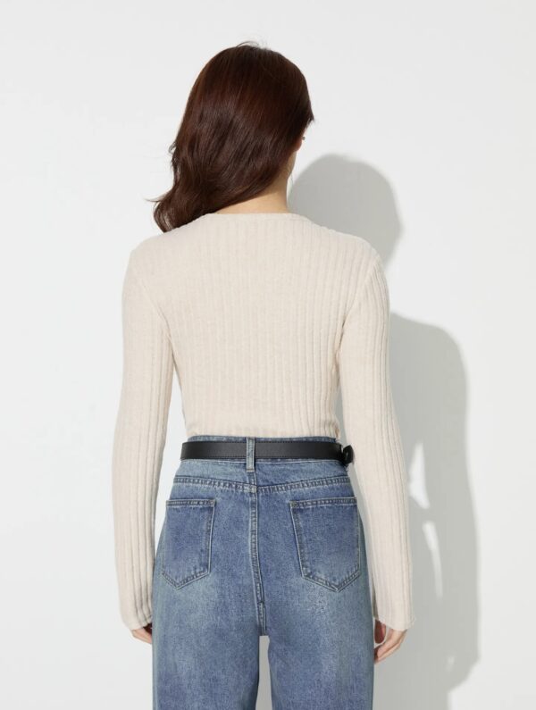 V Neck Textured Bodysuit - Image 4