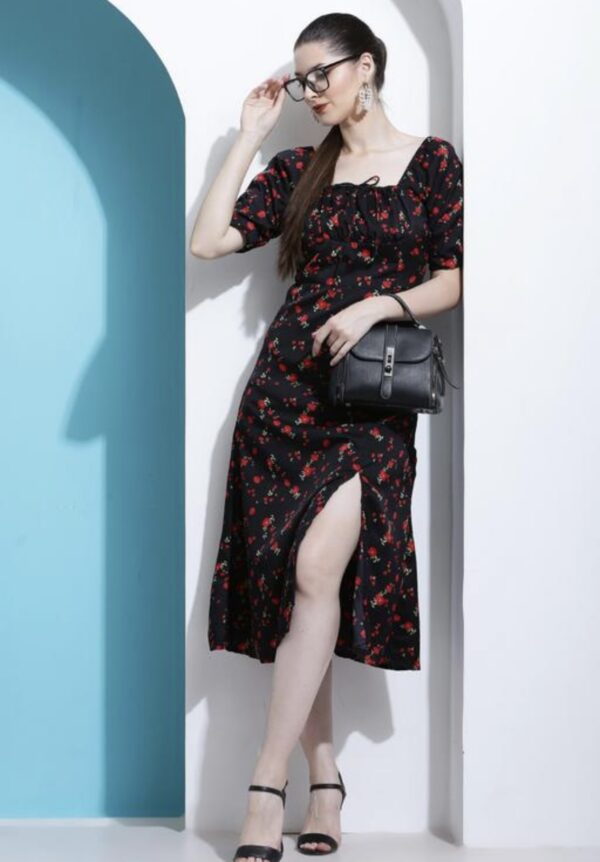 Knee Length - Line Comfy Dress - Image 15